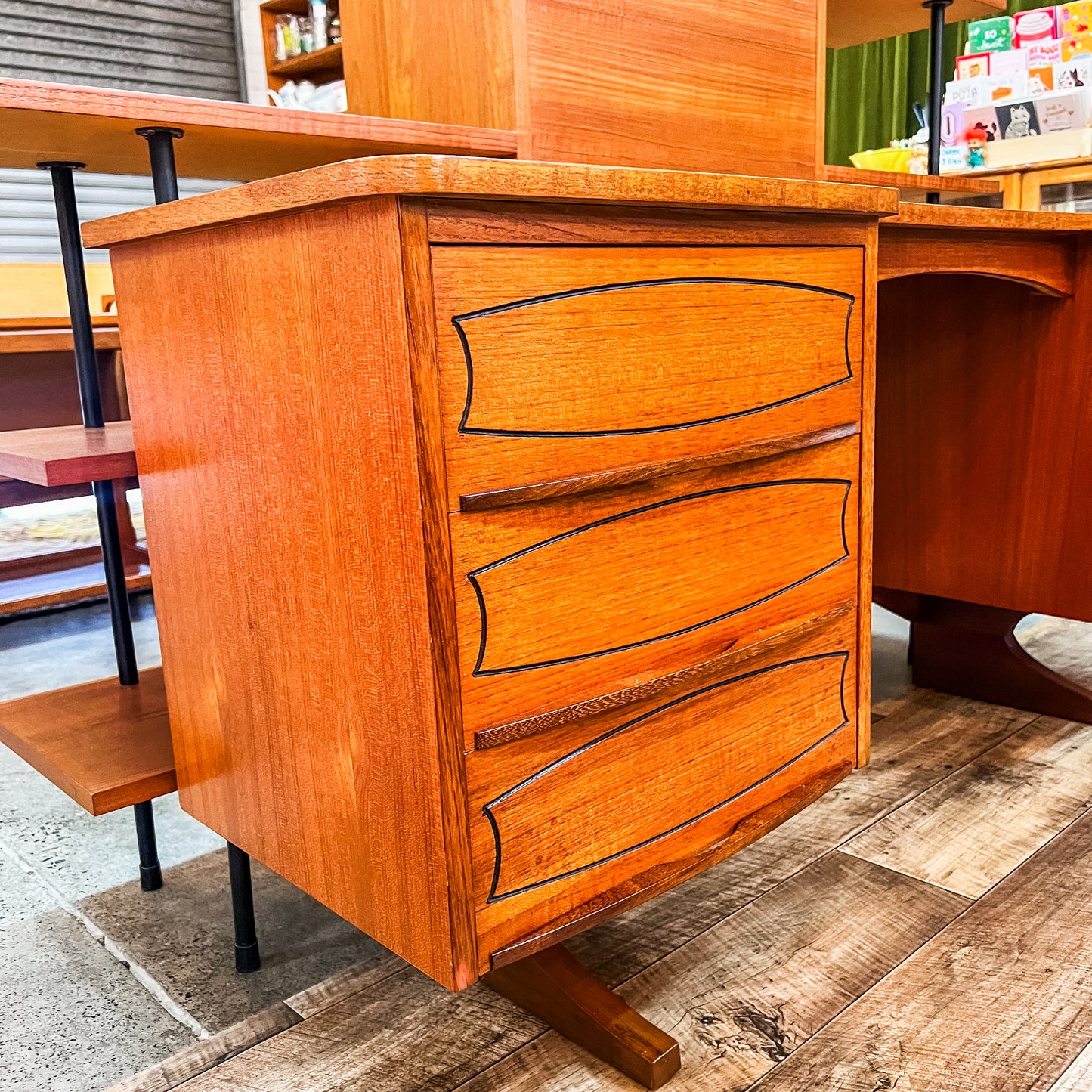 Rula Dressing Table / Desk