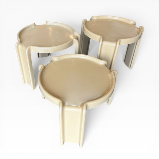 Kartell Nesting Tables – Set of 3 by Giotto Stoppino, 1970s Italian Design, Cream Side Tables