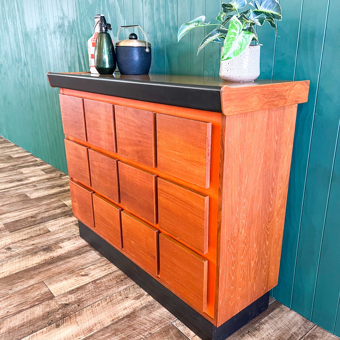 Macrob Bar Teak & Orange Square Design