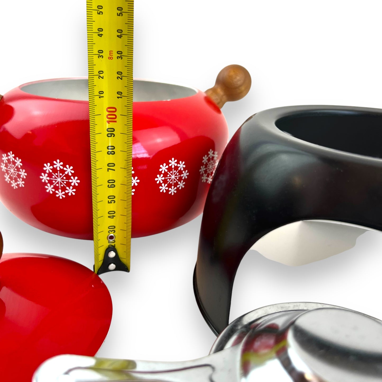 Red & Black Enamel Fondue Pot – Snowflake Design