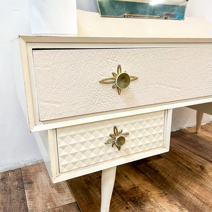 Retro White Bedroom Dressing Table & Mirror