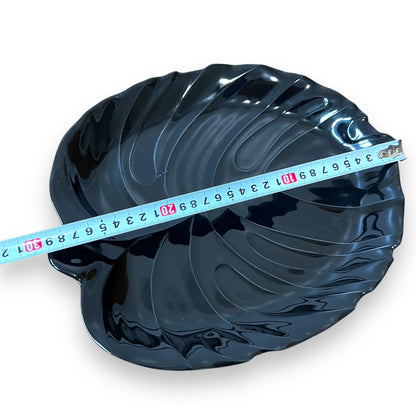 Studio Nova Black Leaf-Shaped Plate
