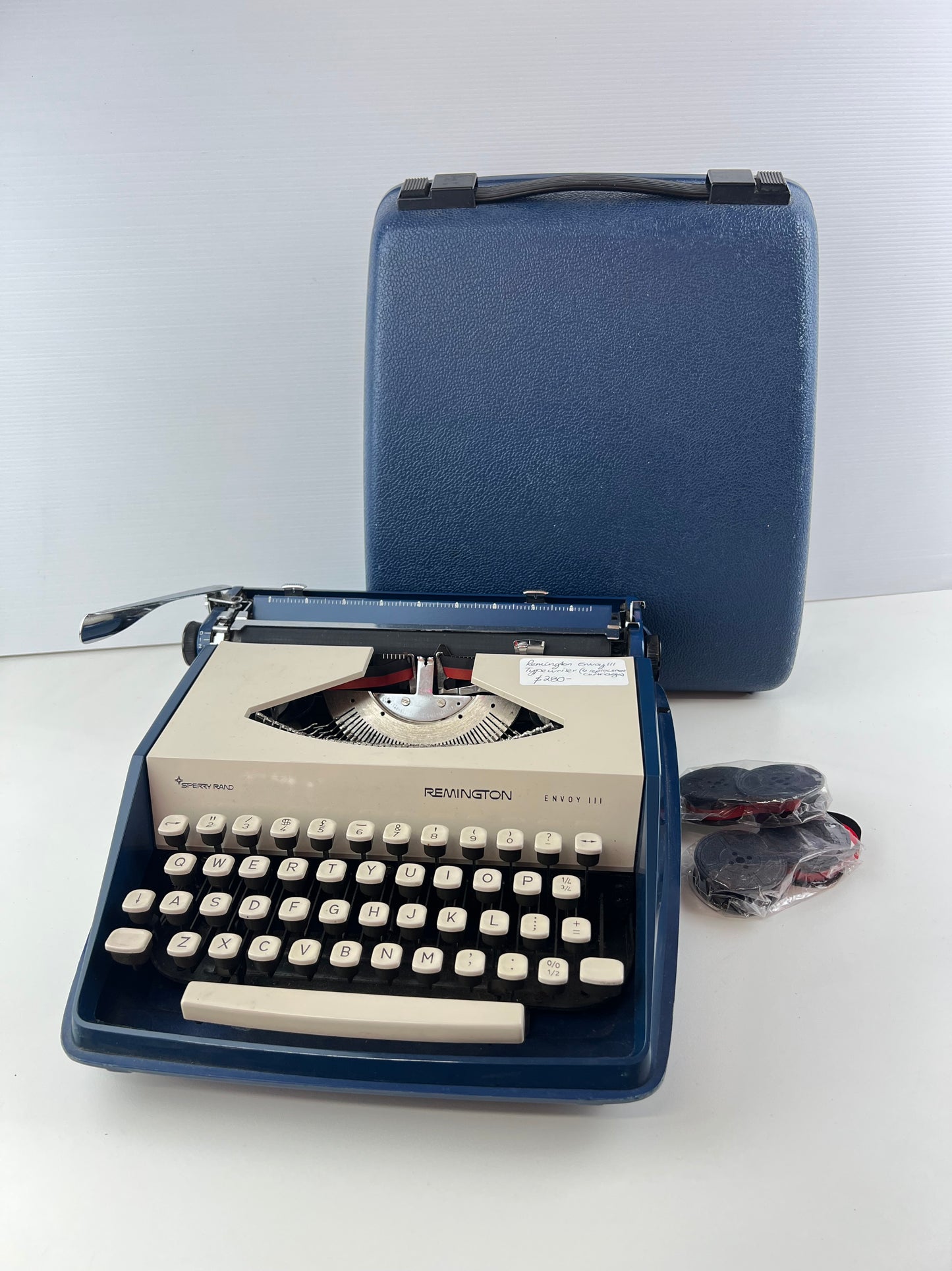 Remington Envoy III Portable Typewriter – Blue