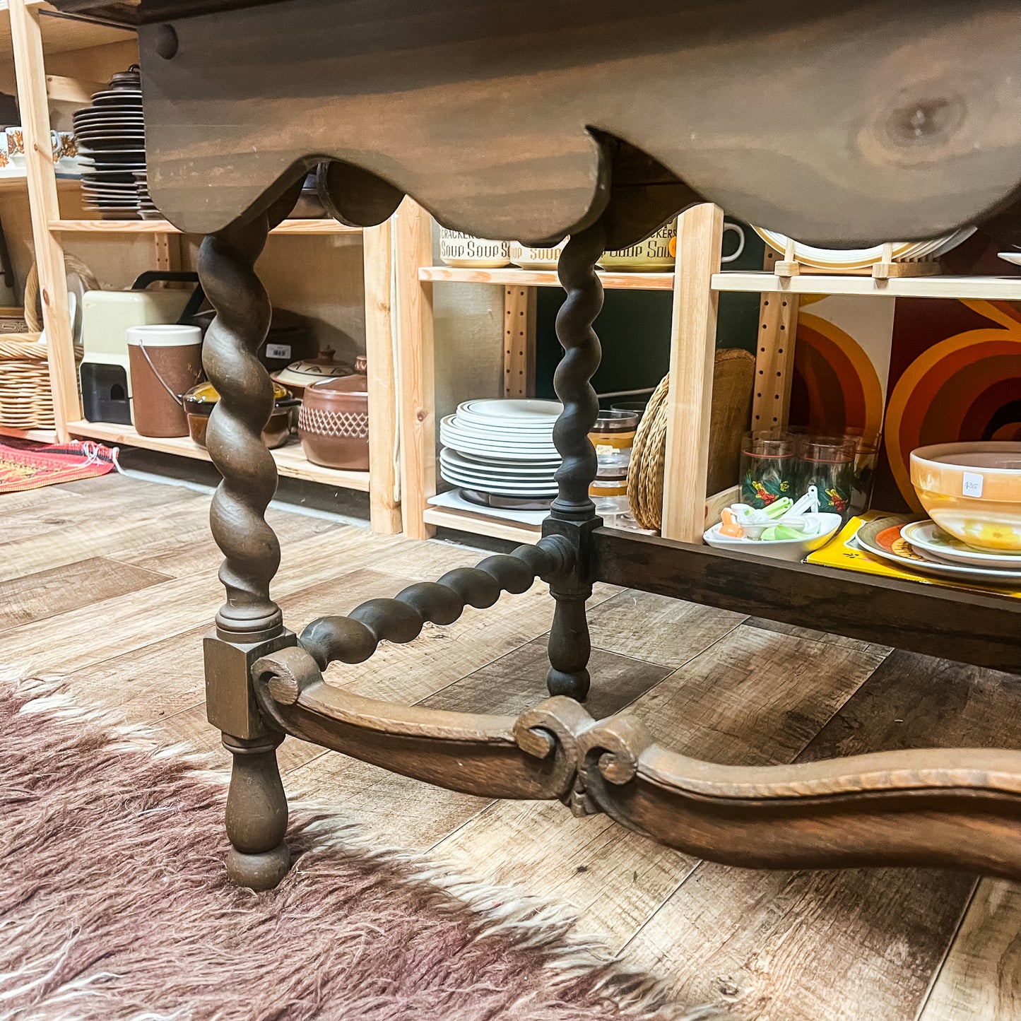 Tiled Coffee Table with Turned Legs