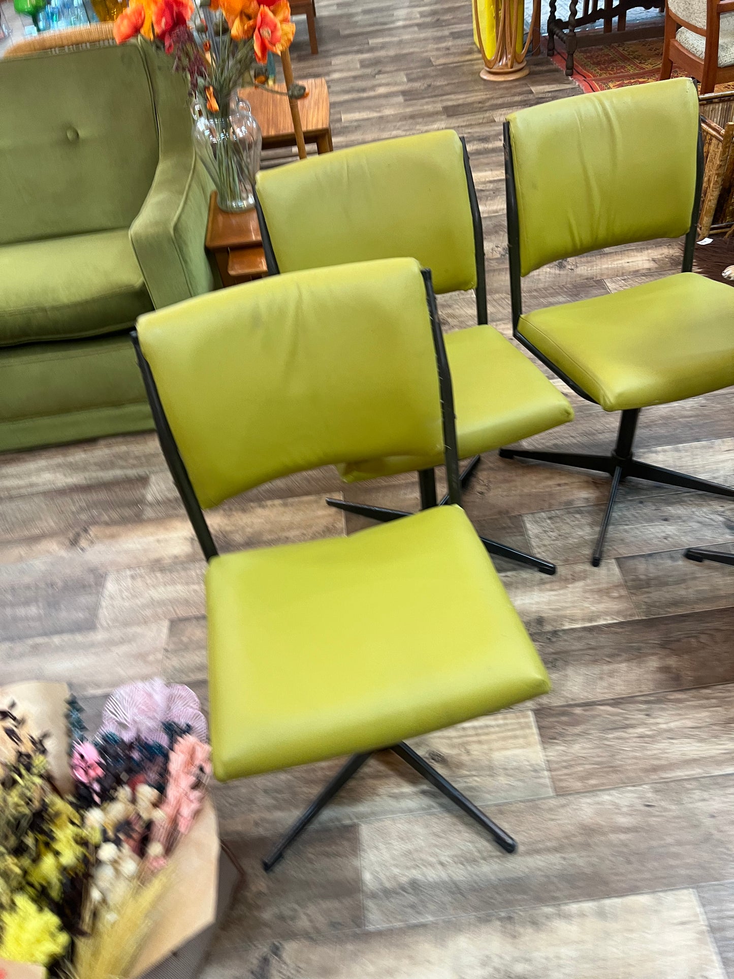 Set of 4 Vintage Lime Green Swivel Dining Chairs on Steel Base