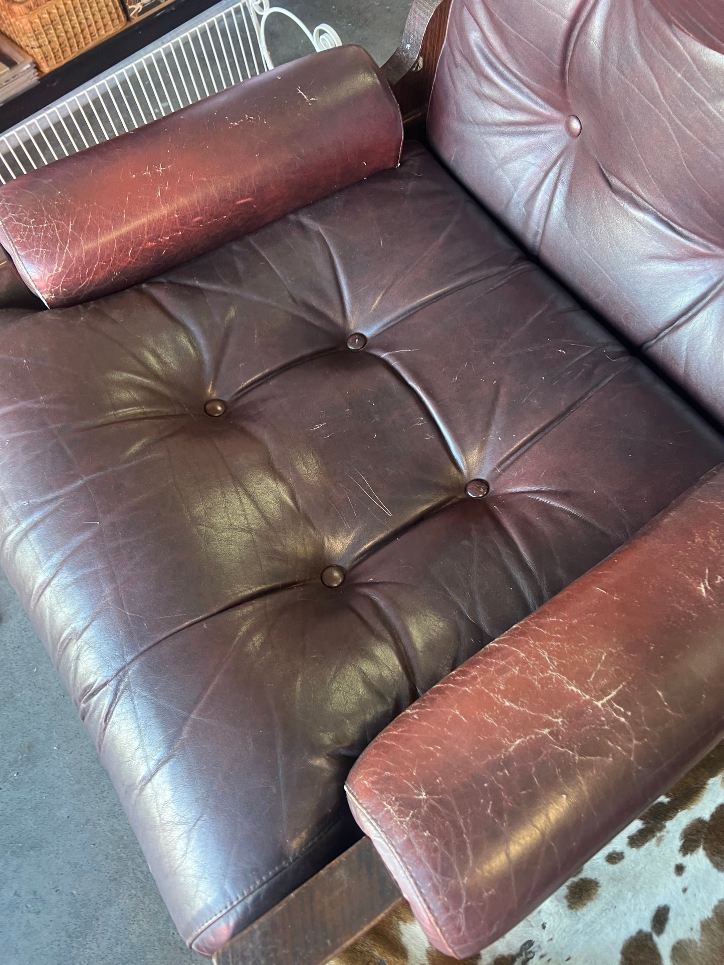 Davis Furniture Leather Armchair – Solid Timber Frame