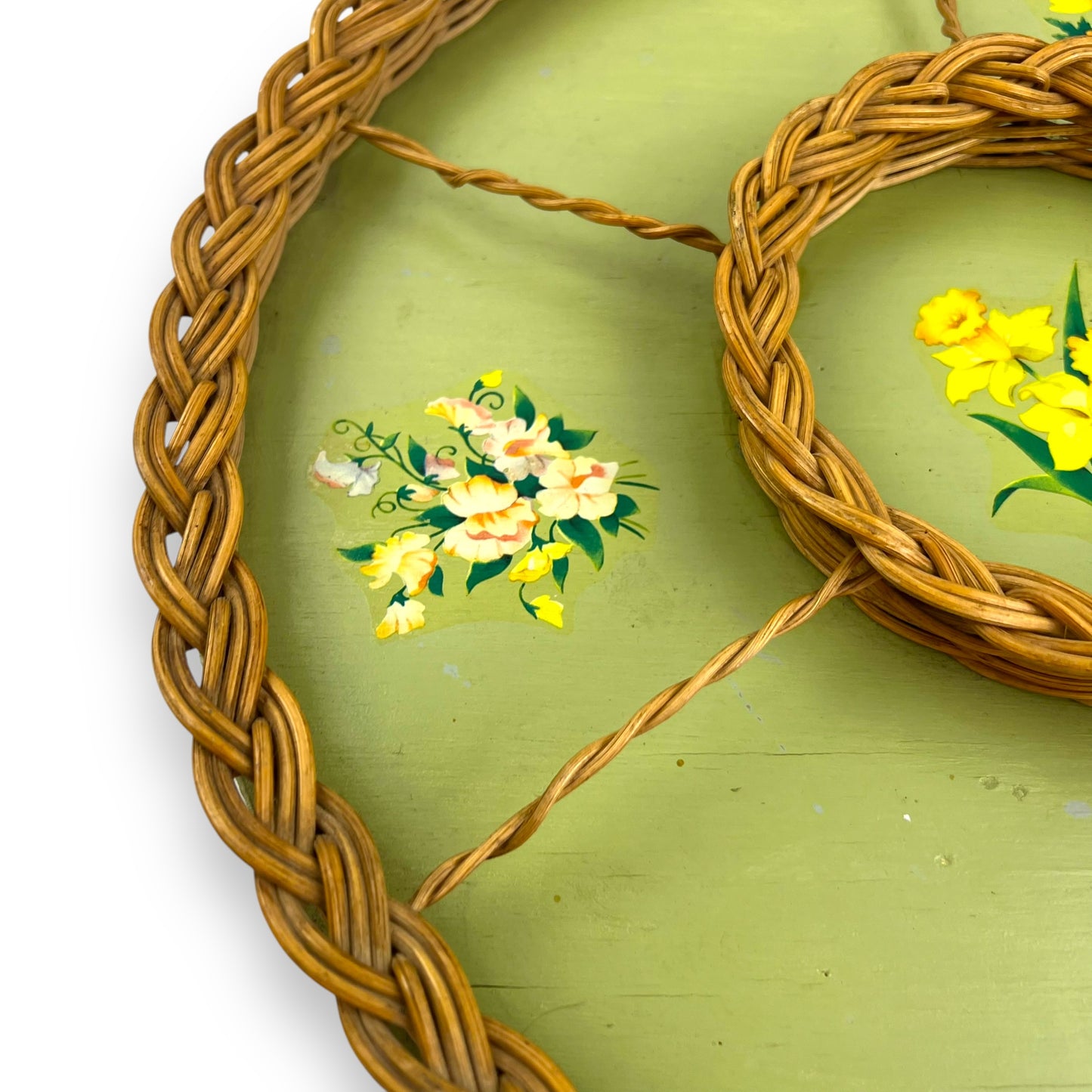 Green cane sectioned basket round tray