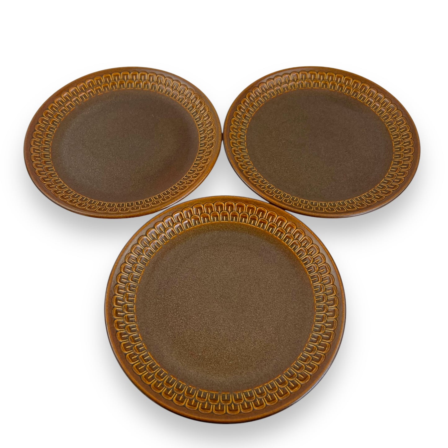 Wedgwood “Pennine” Pattern Dark Brown Round Plate 22.5cm diameter