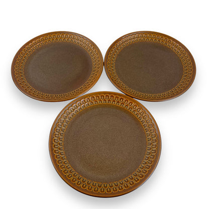 Wedgwood “Pennine” Pattern Dark Brown Round Plate 22.5cm diameter