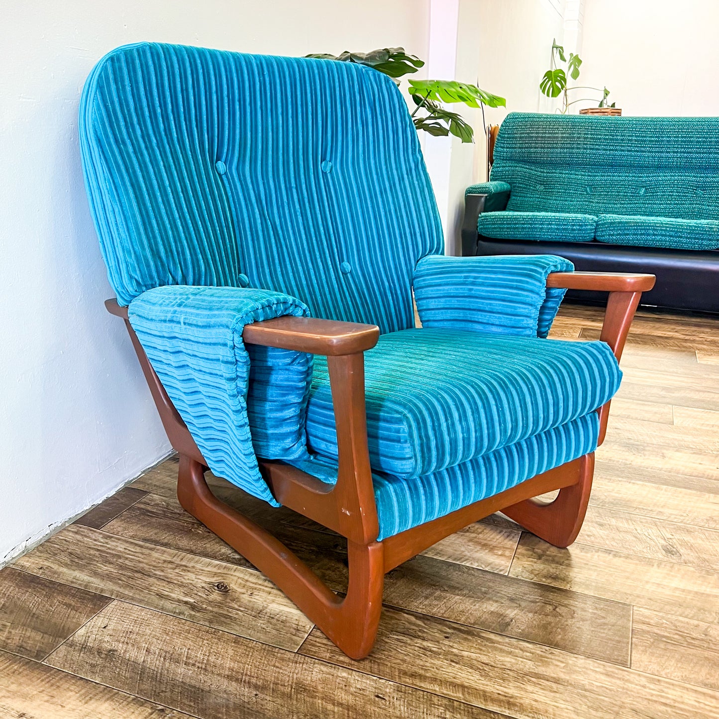 Sleigh Base Blue Striped Single Chair