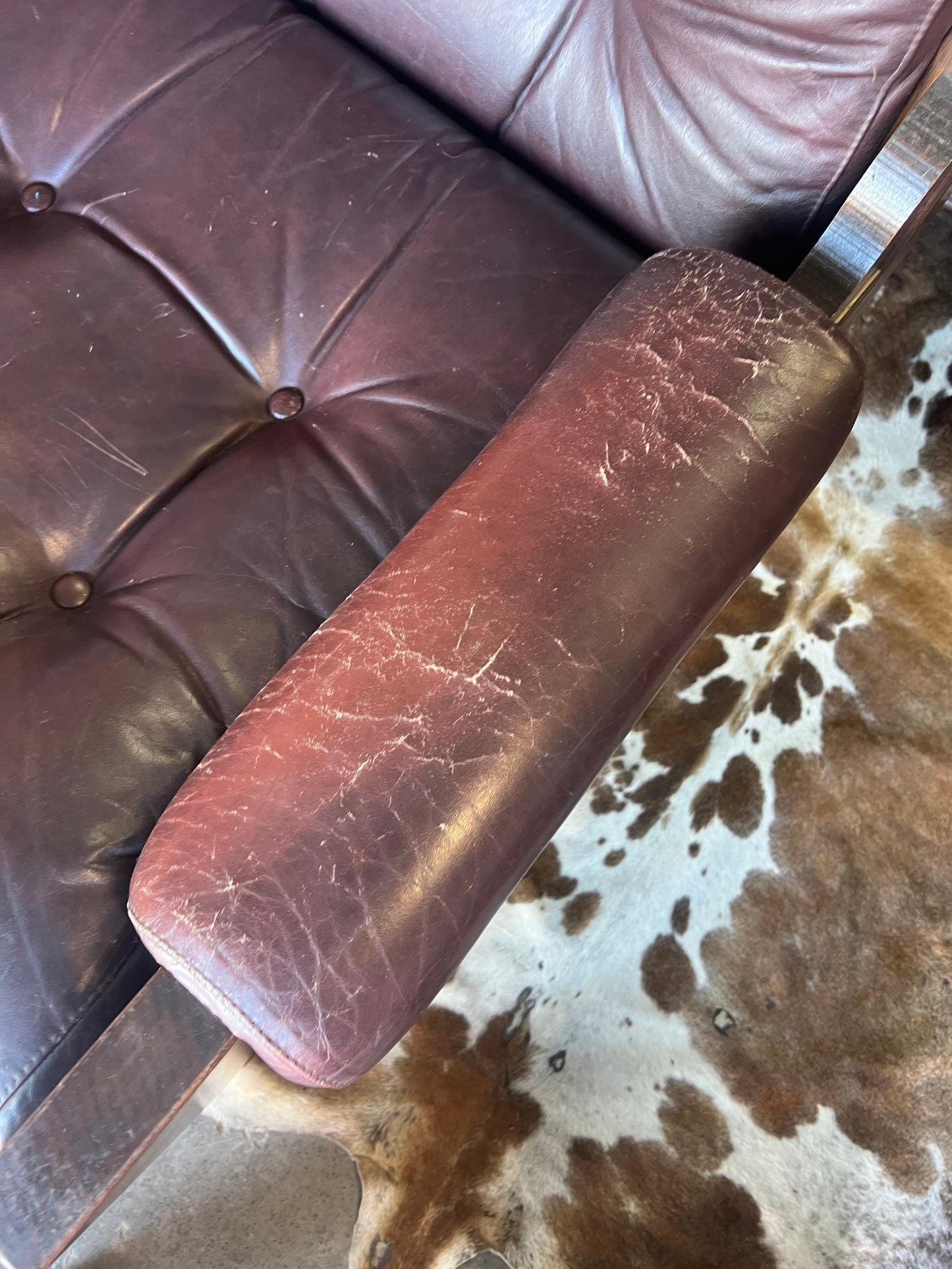 Davis Furniture Leather Armchair – Solid Timber Frame