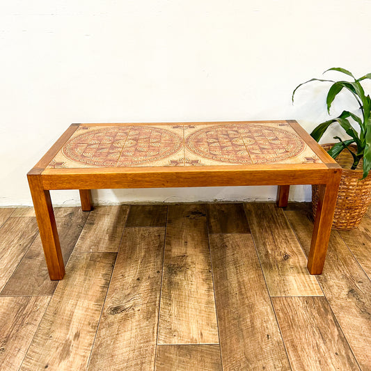 Rectangle wood tile coffee table with circle pattern