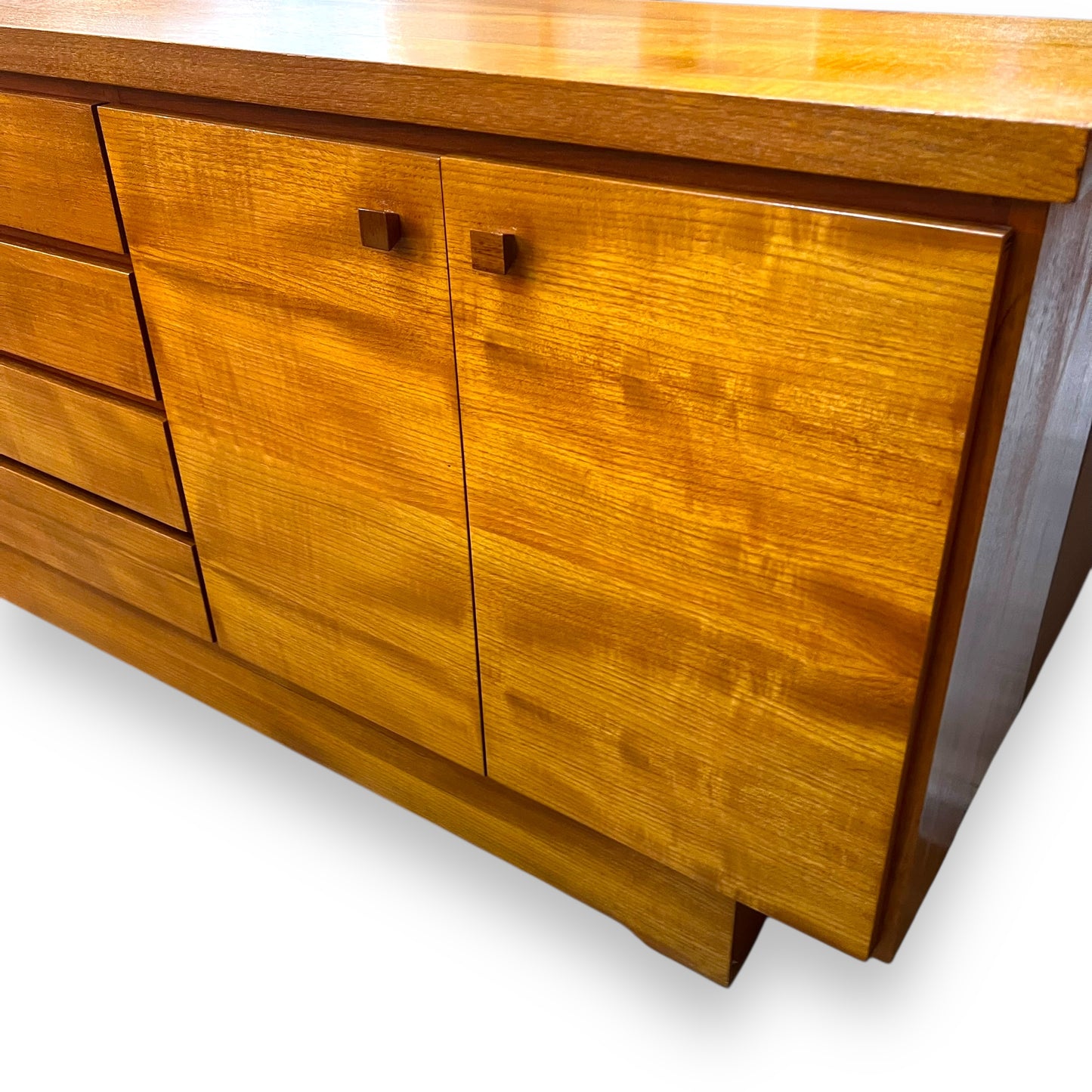 Mid-Century large Sideboard Buffet with four drawers and dual double door storage