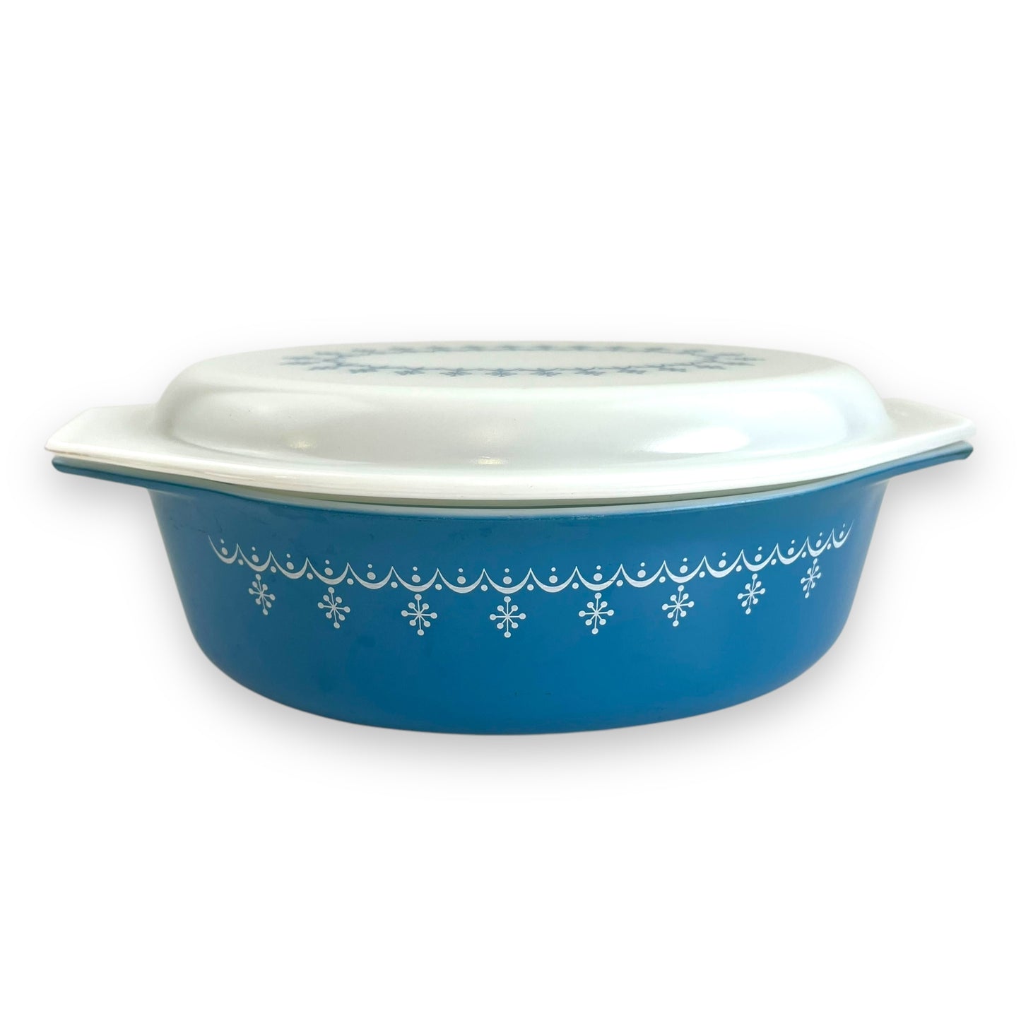 Pyrex 045 Snowflake Garland Oval Casserole Dish with Lid – 2.5 Qt – Vintage Blue & White Ovenware