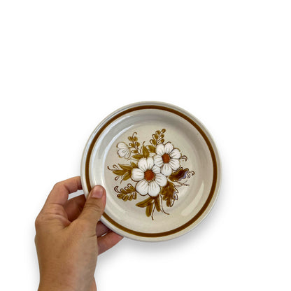 Mountain Wood Collection “Dried Flowers” Stoneware Plates – Set of 4