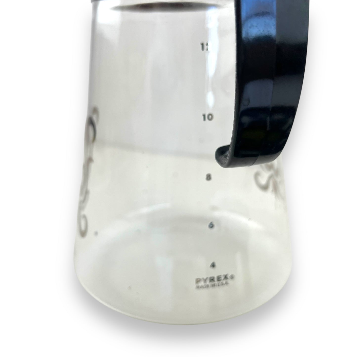 Pyrex 8-cup coffee carafe with a warming stand