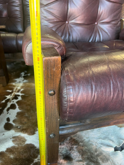 Davis Furniture Leather Armchair – Solid Timber Frame