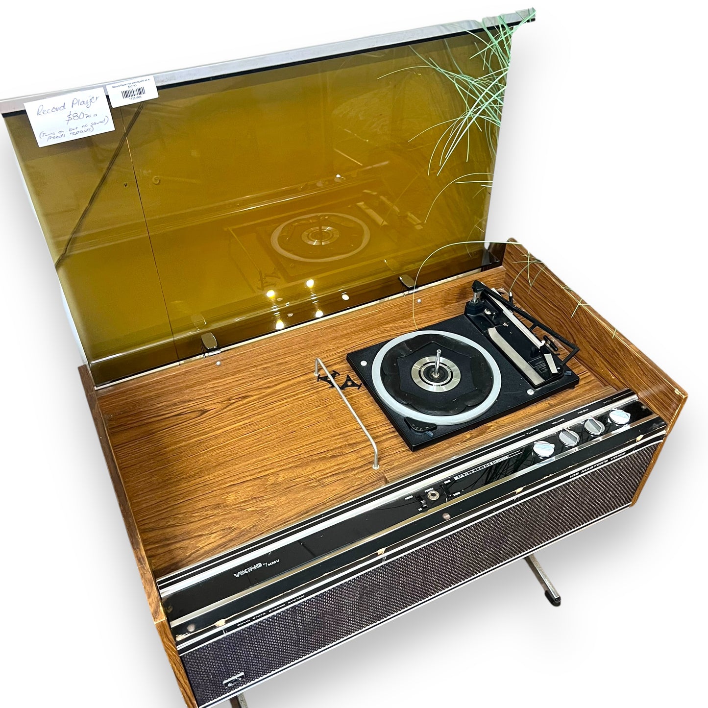 Record Player (not working sold as is)