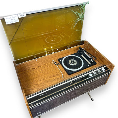 Record Player (not working sold as is)