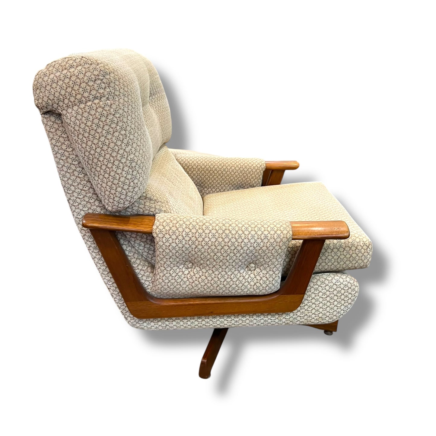 Tessa T21 Swivel Lounge Chair