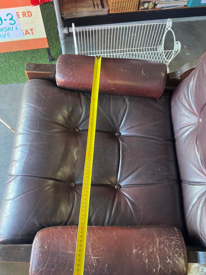 Davis Furniture Leather Armchair – Solid Timber Frame