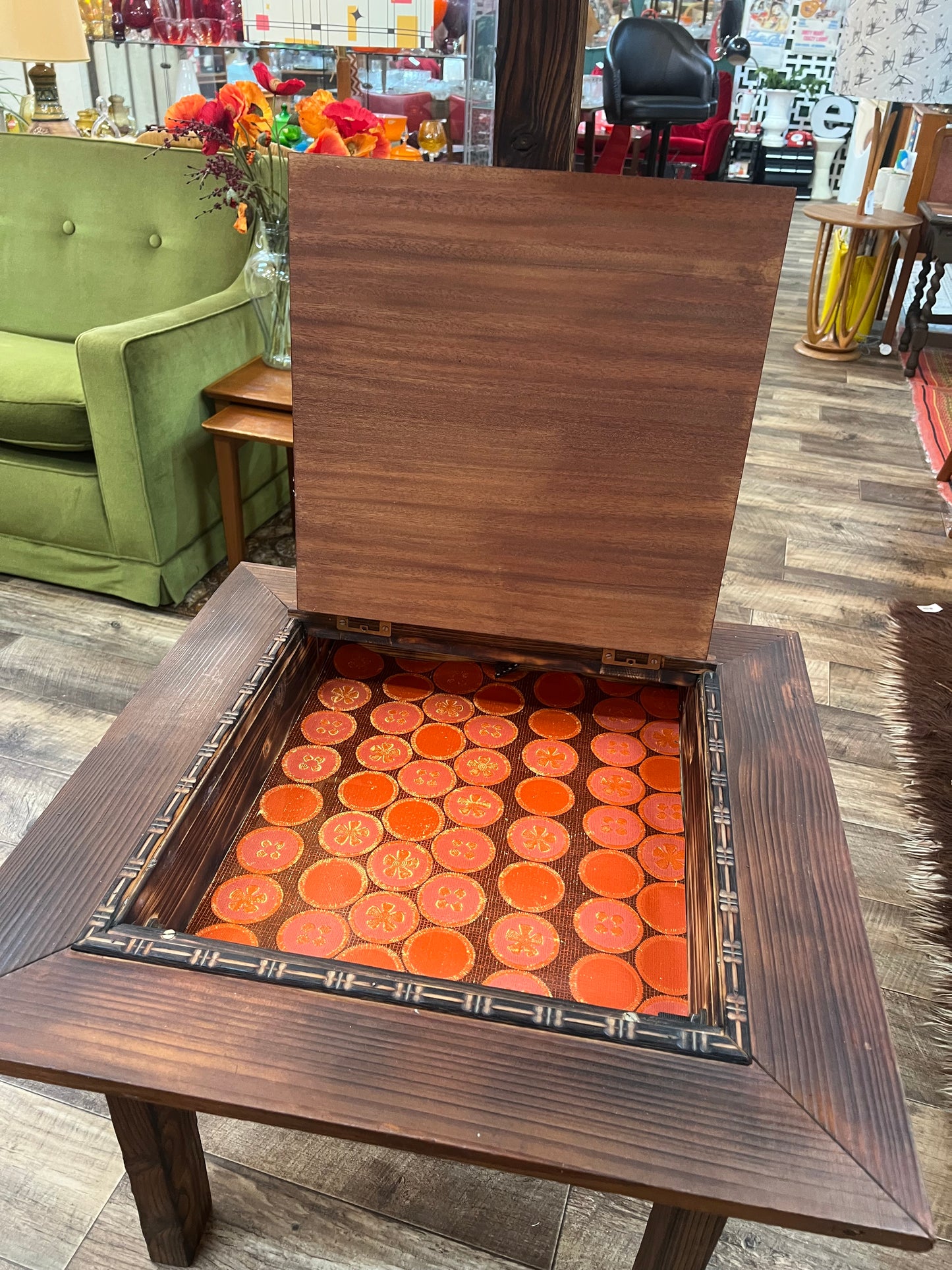 Timber Chess / Games Coffee Table with Hidden Storage Compartment & Lamp