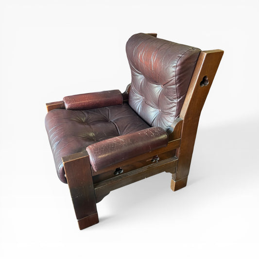 Davis Furniture Leather Armchair – Solid Timber Frame