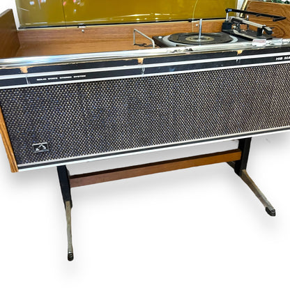 Record Player (not working sold as is)