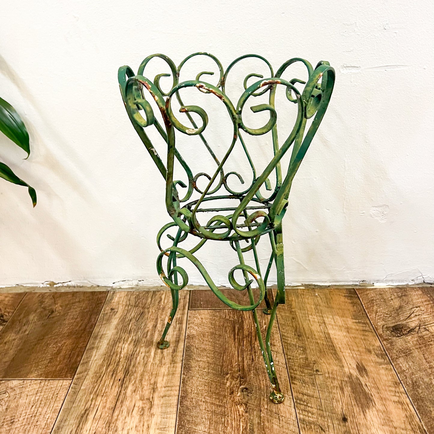 Vintage green swirl metal plant pot holder