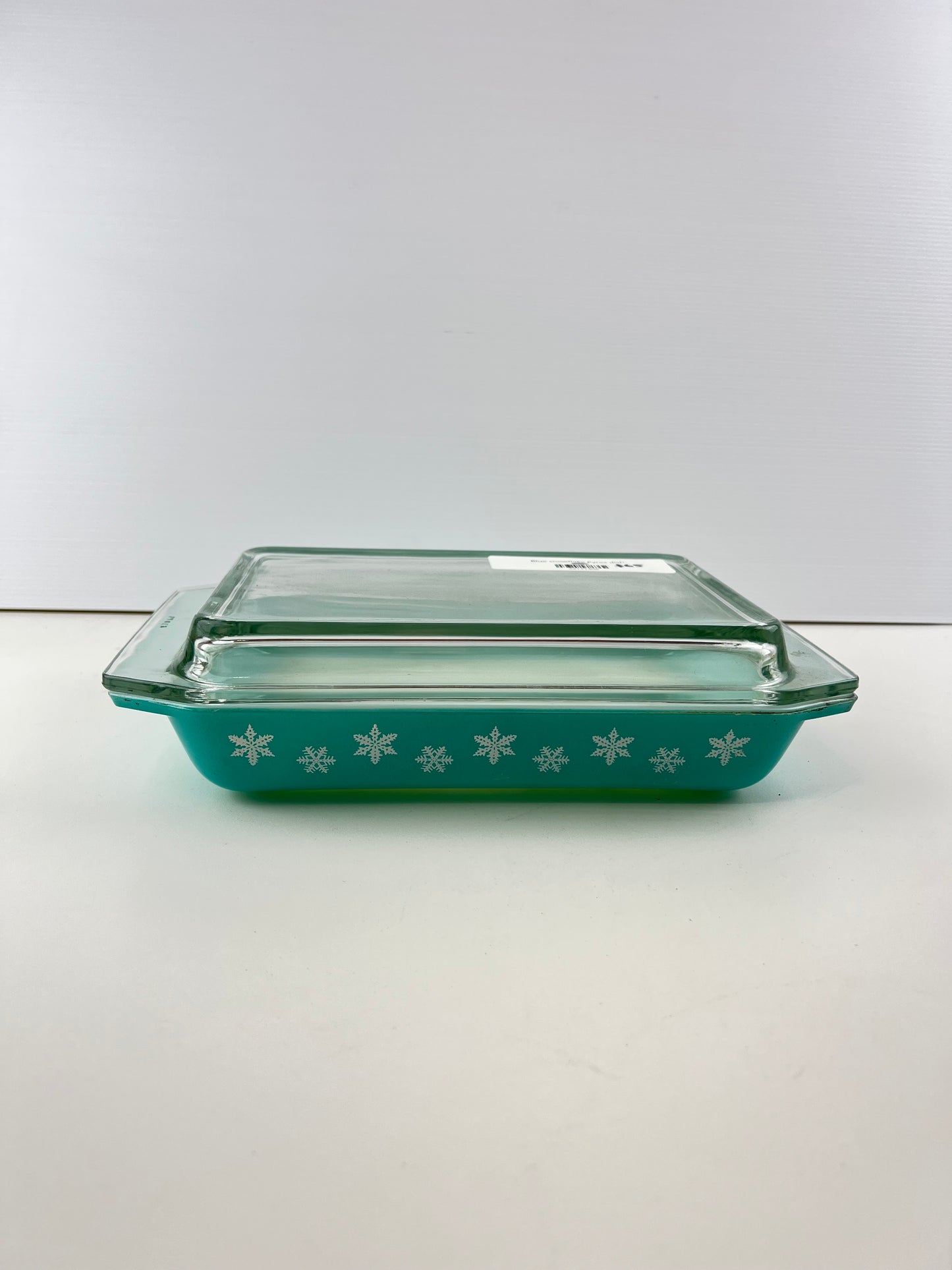 Pyrex Snowflake Turquoise Casserole Dish with Lid