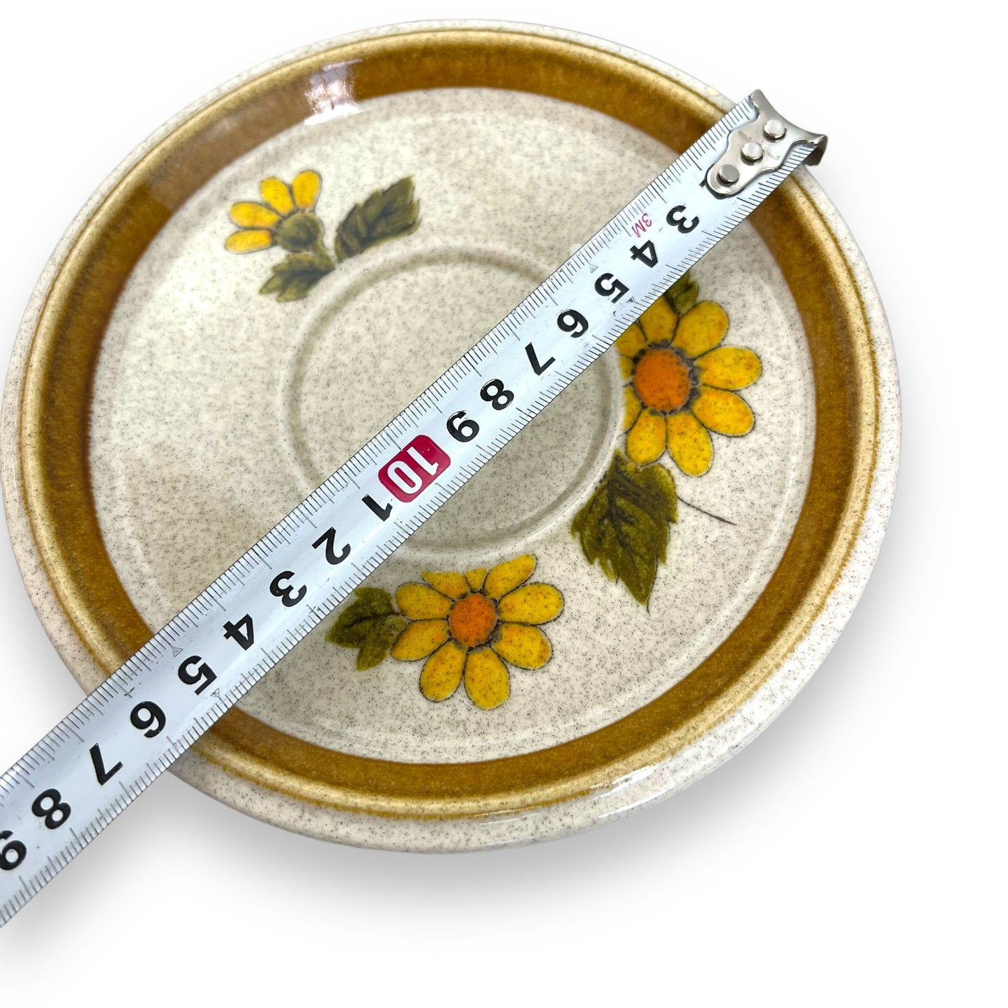 Mikasa Stone Manor “Melissa” F5811 Dinner Set - Bold Yellow Daisy Design, Beige Speckled - 24-Piece Set