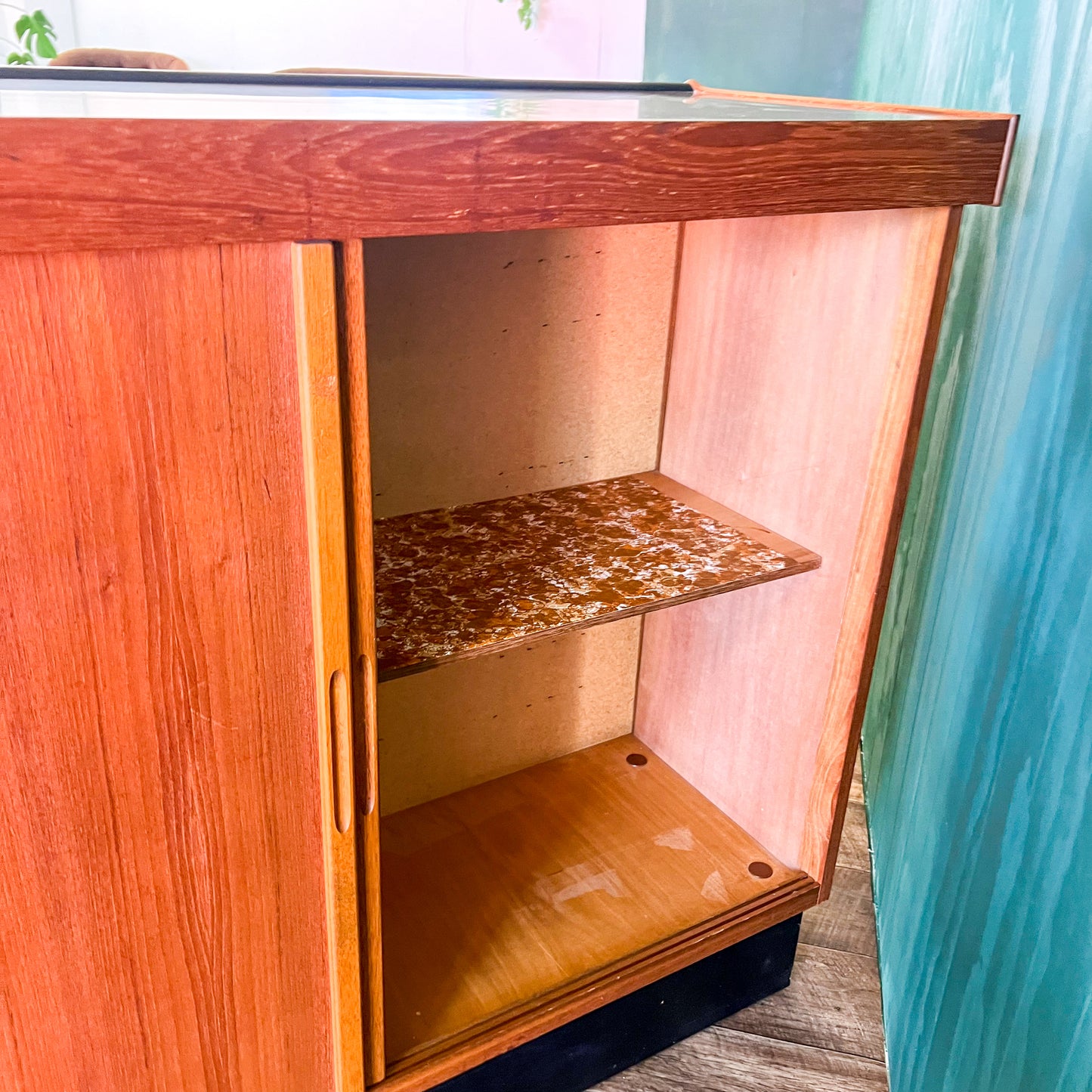 Macrob Bar Teak & Orange Square Design