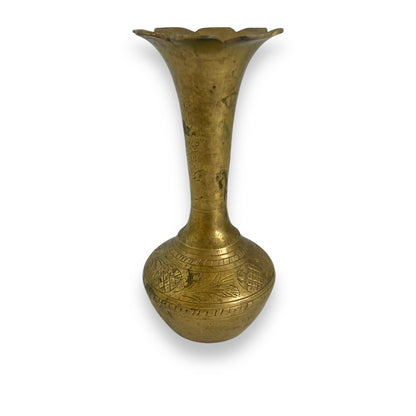Brass vase with scalloped edge rim