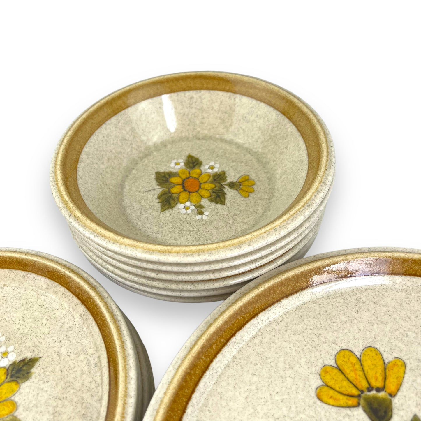 Mikasa Stone Manor “Melissa” F5811 Dinner Set - Bold Yellow Daisy Design, Beige Speckled - 24-Piece Set