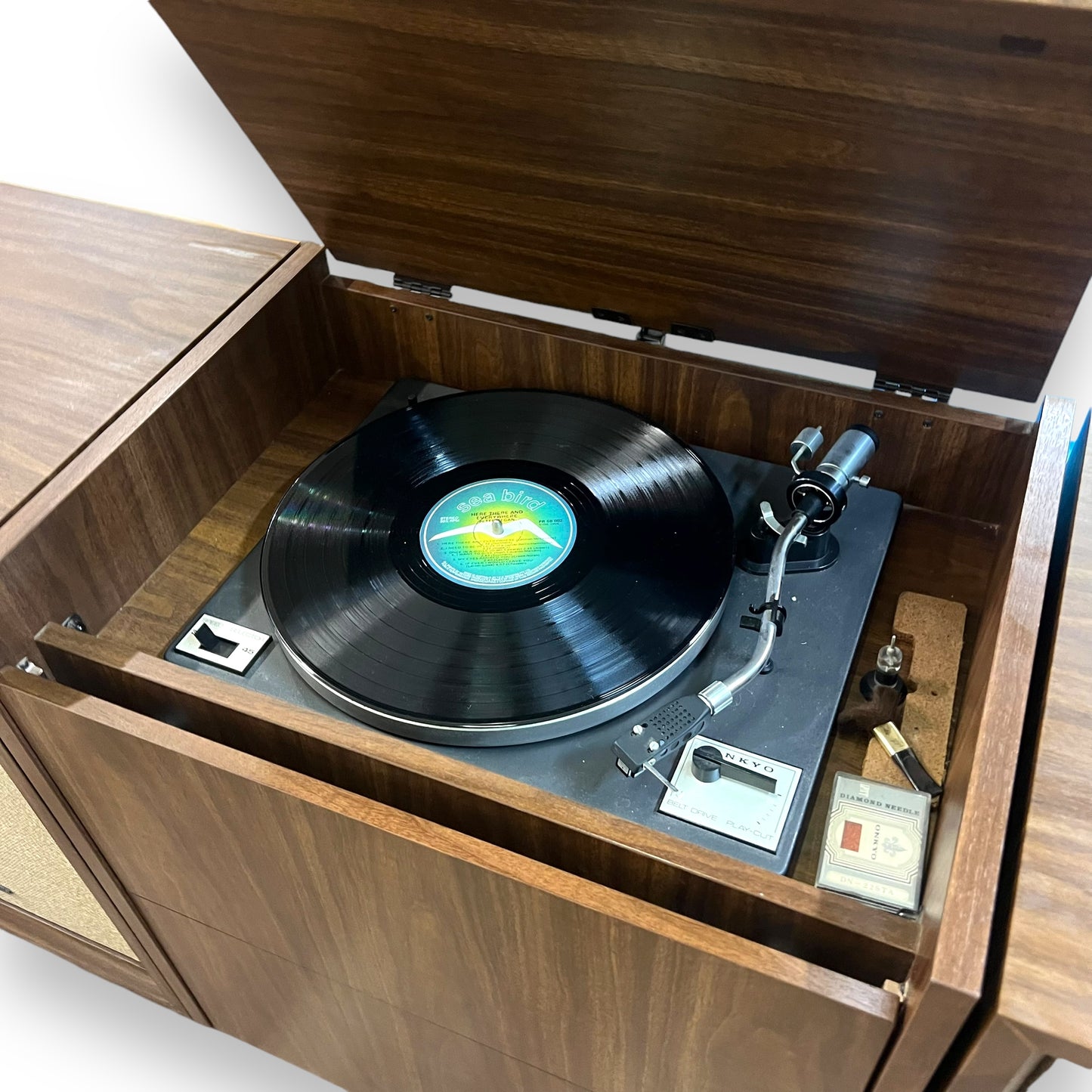 Sanyo Stereo System with X-3 Speakers + Additional Wall Panel Speakers