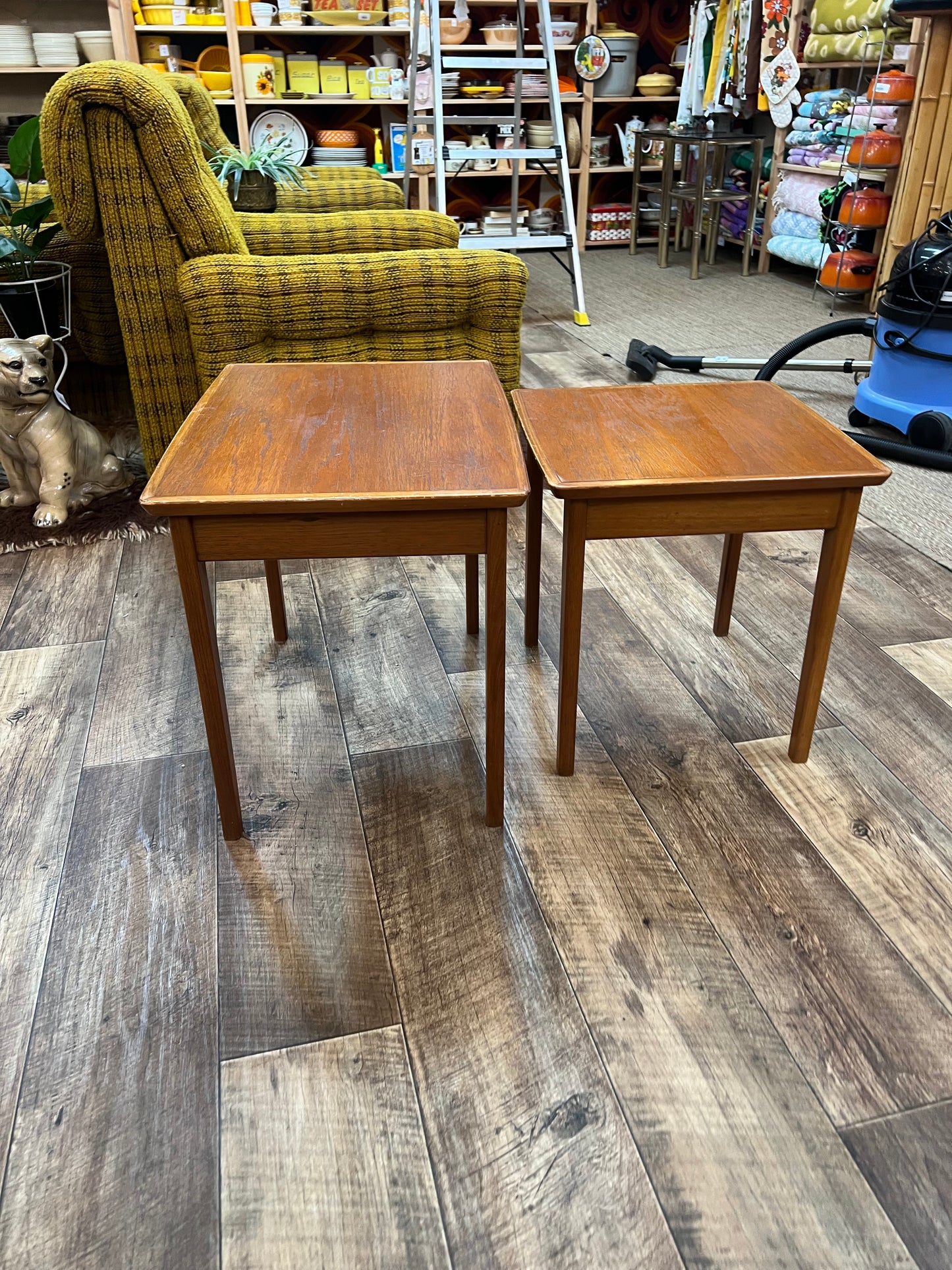 Mid Century Nesting Table Set of 2