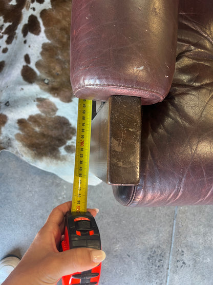 Davis Furniture Leather Armchair – Solid Timber Frame