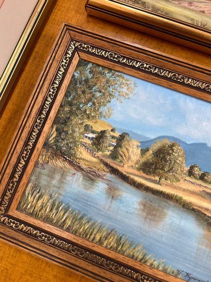 Australian River Landscape Oil Painting – Signed V. Kynnersley