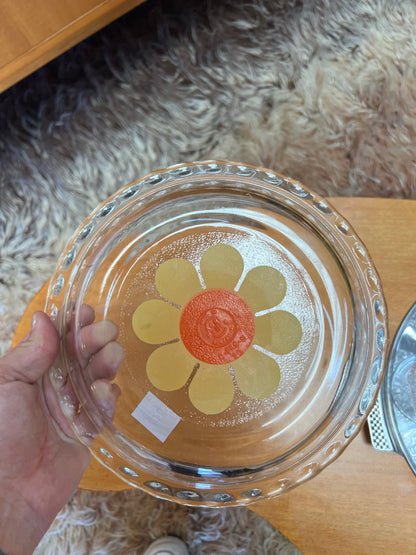 Agee Pyrex Daisy Flower Pie Dish