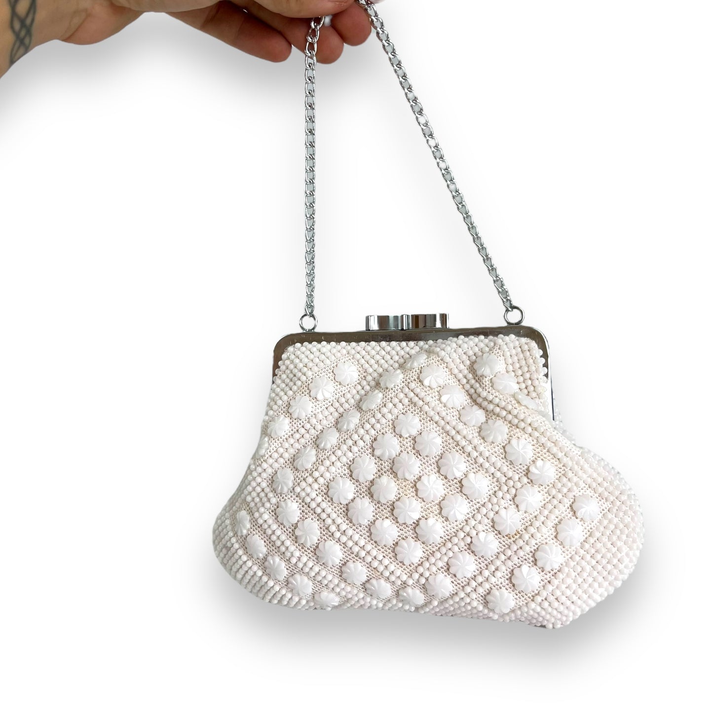 Vintage white Beaded Purse with silver metal clasp and short chain handle