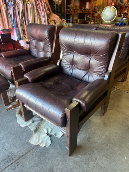 Davis Furniture Leather Armchair – Solid Timber Frame