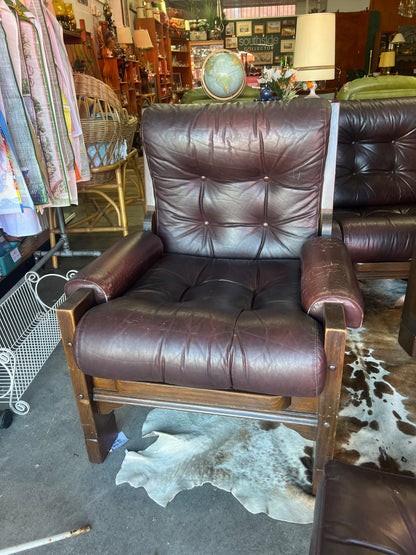 Davis Furniture Leather Armchair – Solid Timber Frame