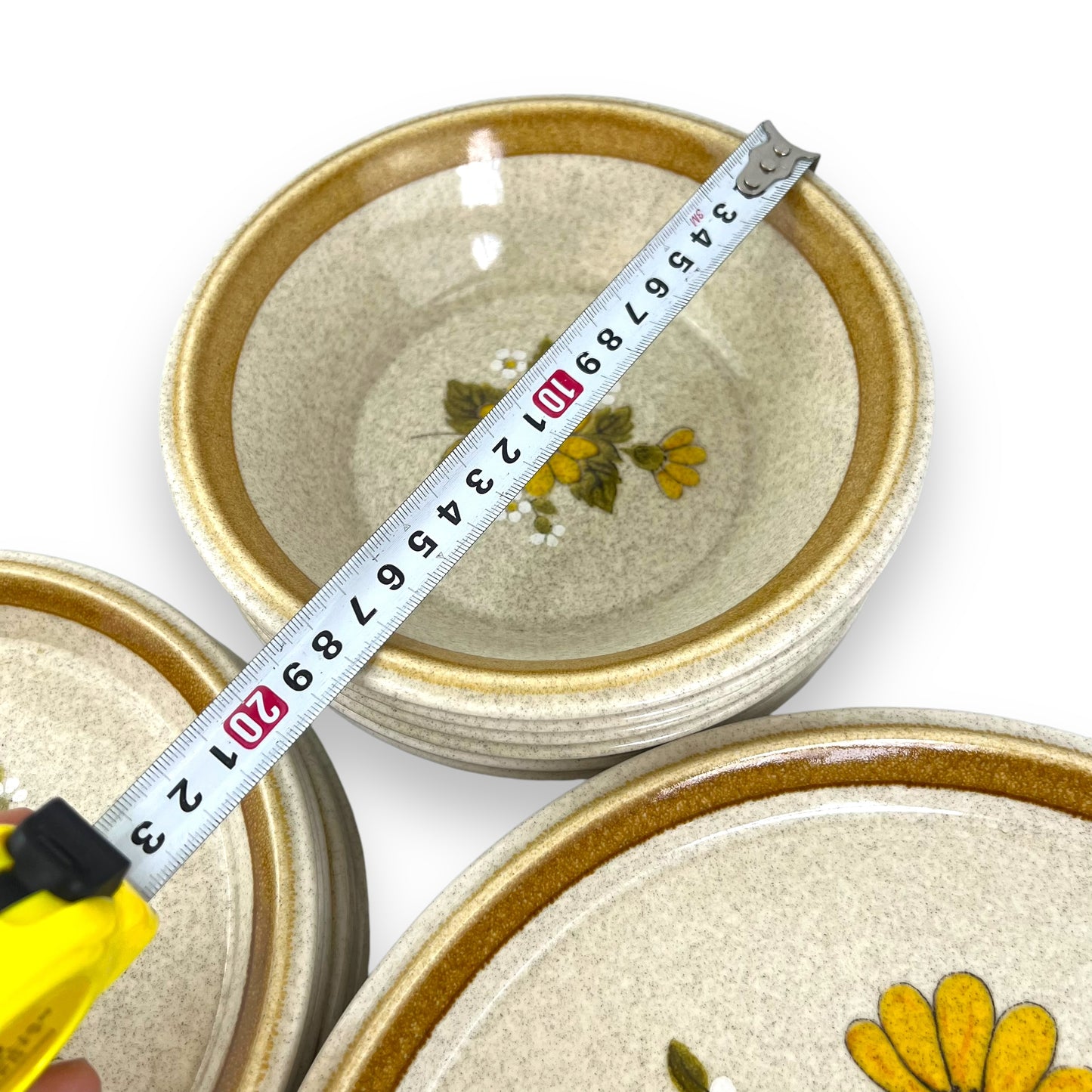 Mikasa Stone Manor “Melissa” F5811 Dinner Set - Bold Yellow Daisy Design, Beige Speckled - 24-Piece Set