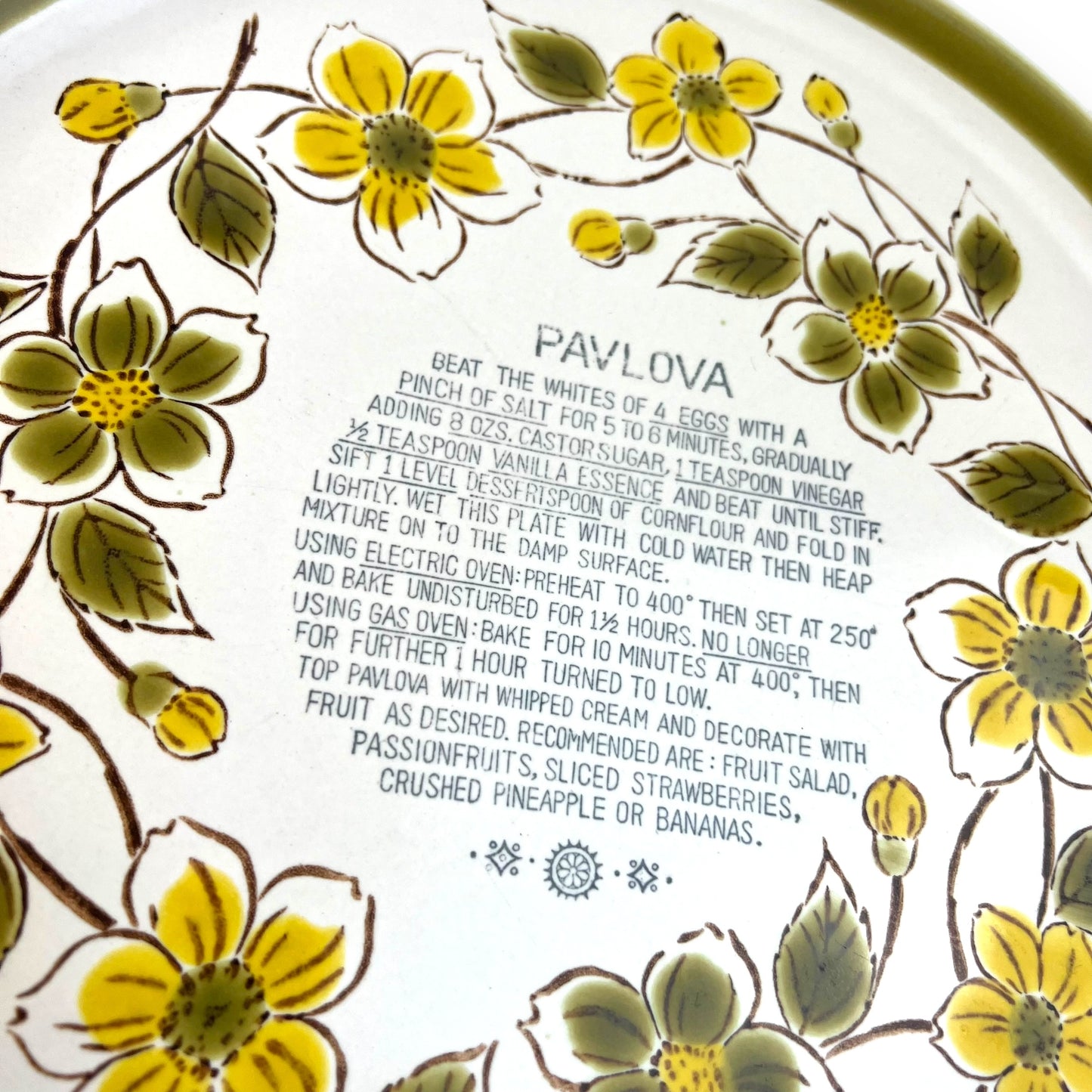 Yellow & Green Flower Suzukastone Pavlova Recipe Plate - Made in Japan