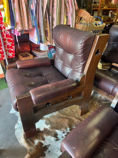 Davis Furniture Leather Armchair – Solid Timber Frame