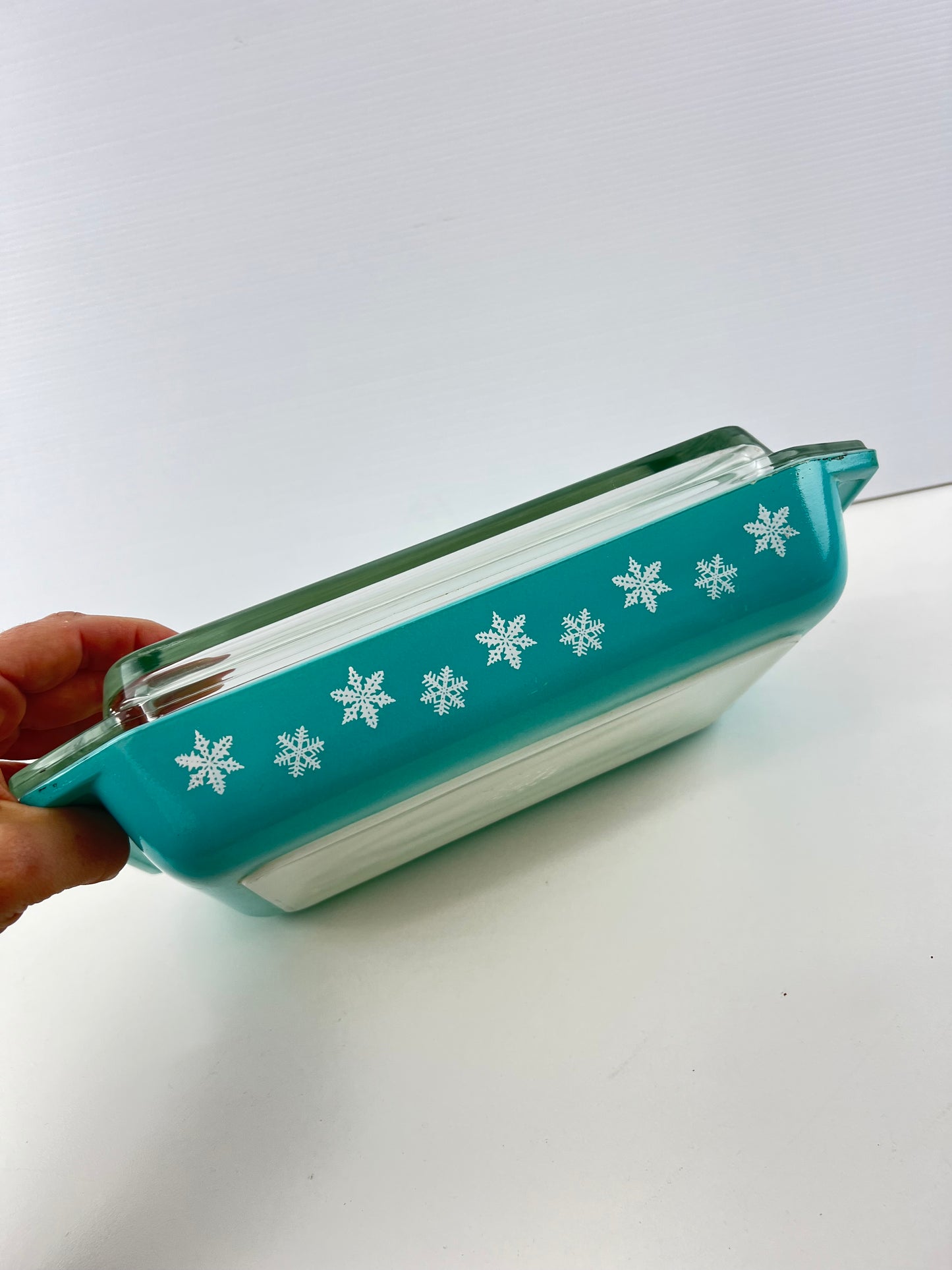 Pyrex Snowflake Turquoise Casserole Dish with Lid