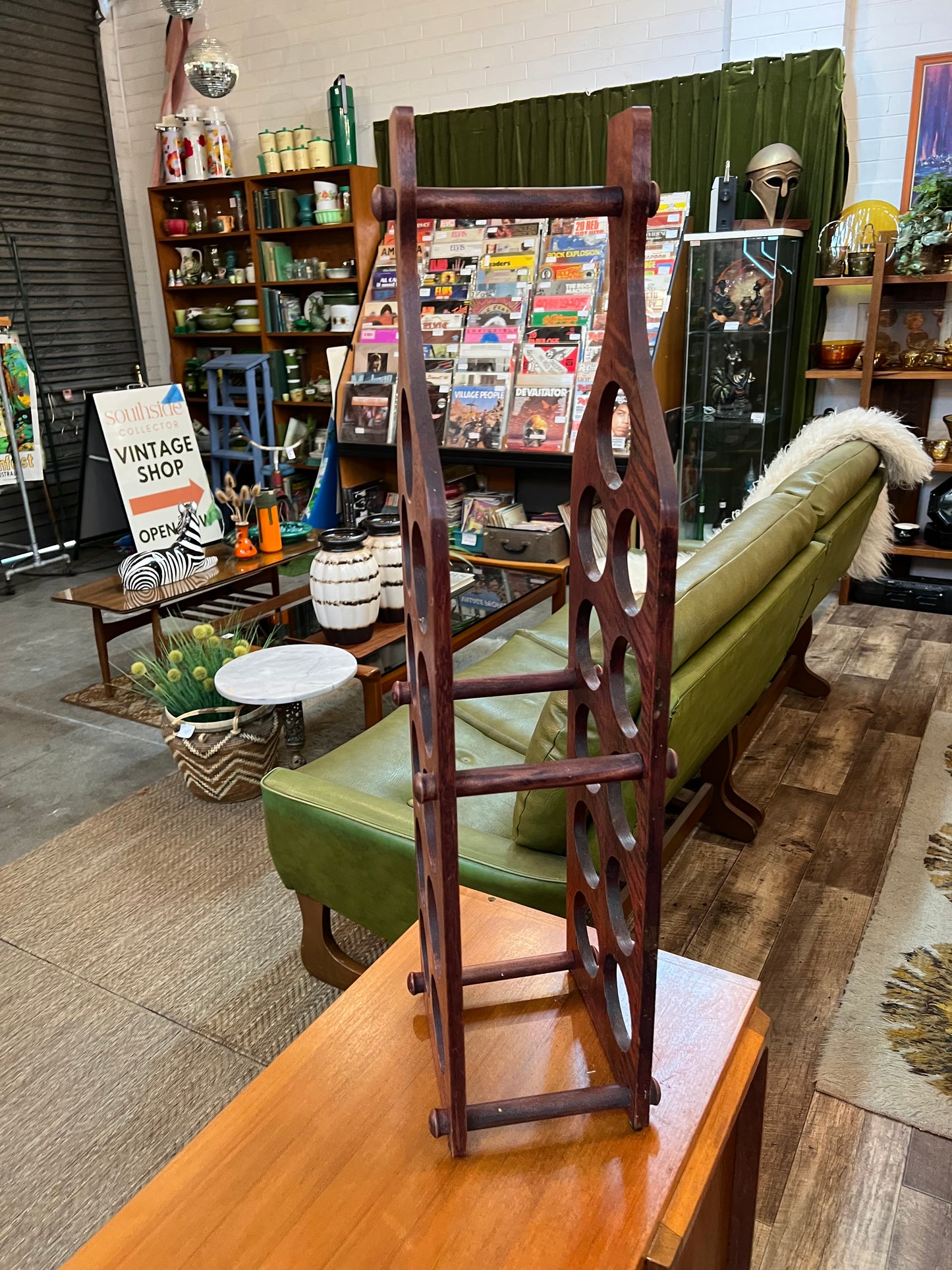 11 bottle wine rack