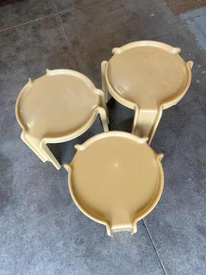 Kartell Nesting Tables – Set of 3 by Giotto Stoppino, 1970s Italian Design, Cream Side Tables