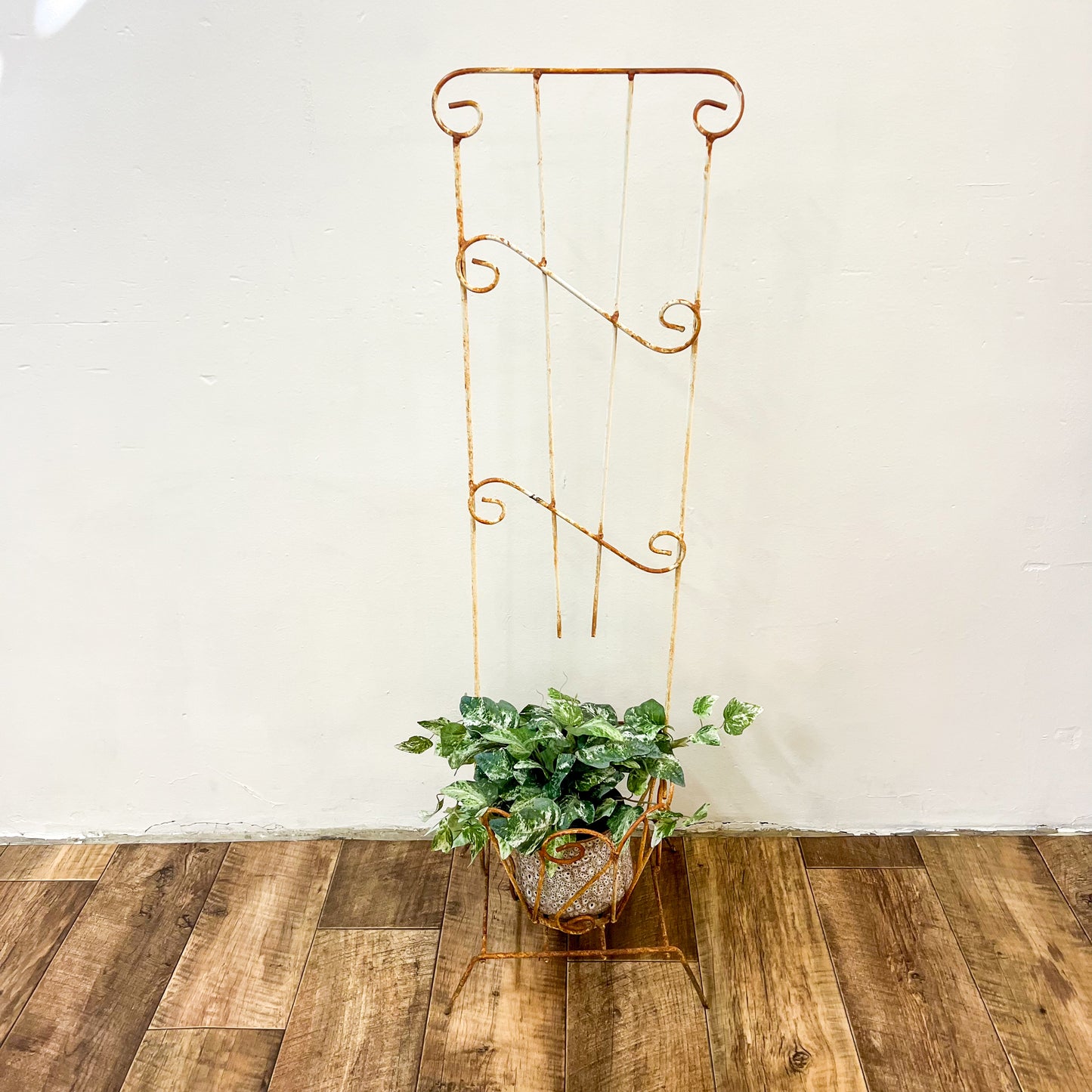 Vintage Garden Plant Pot Stand for climbing plant