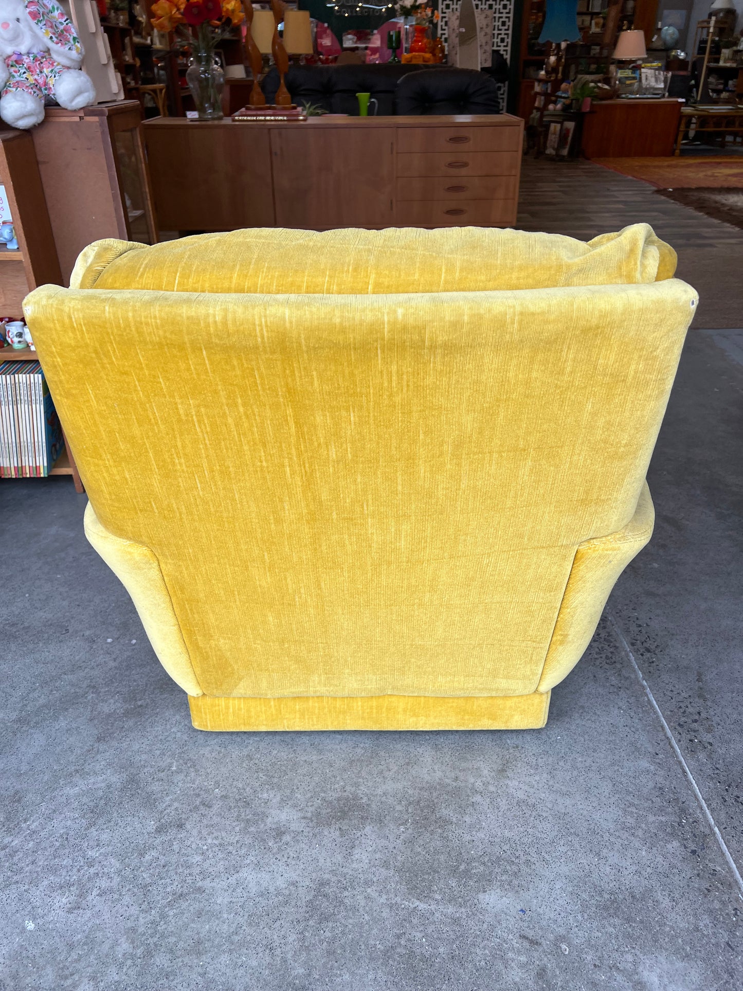 Fler Yellow Velvet Single Lounge Chair